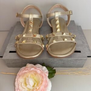 Sandália Dourada com Tachas