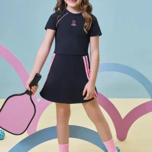 Conjunto de Blusa e Saia Esportiva em Poliamida (com Shorts Embutido)
