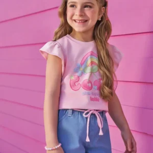 Conjunto de Blusa em Meia Malha e Shorts em Jeans com Elastano